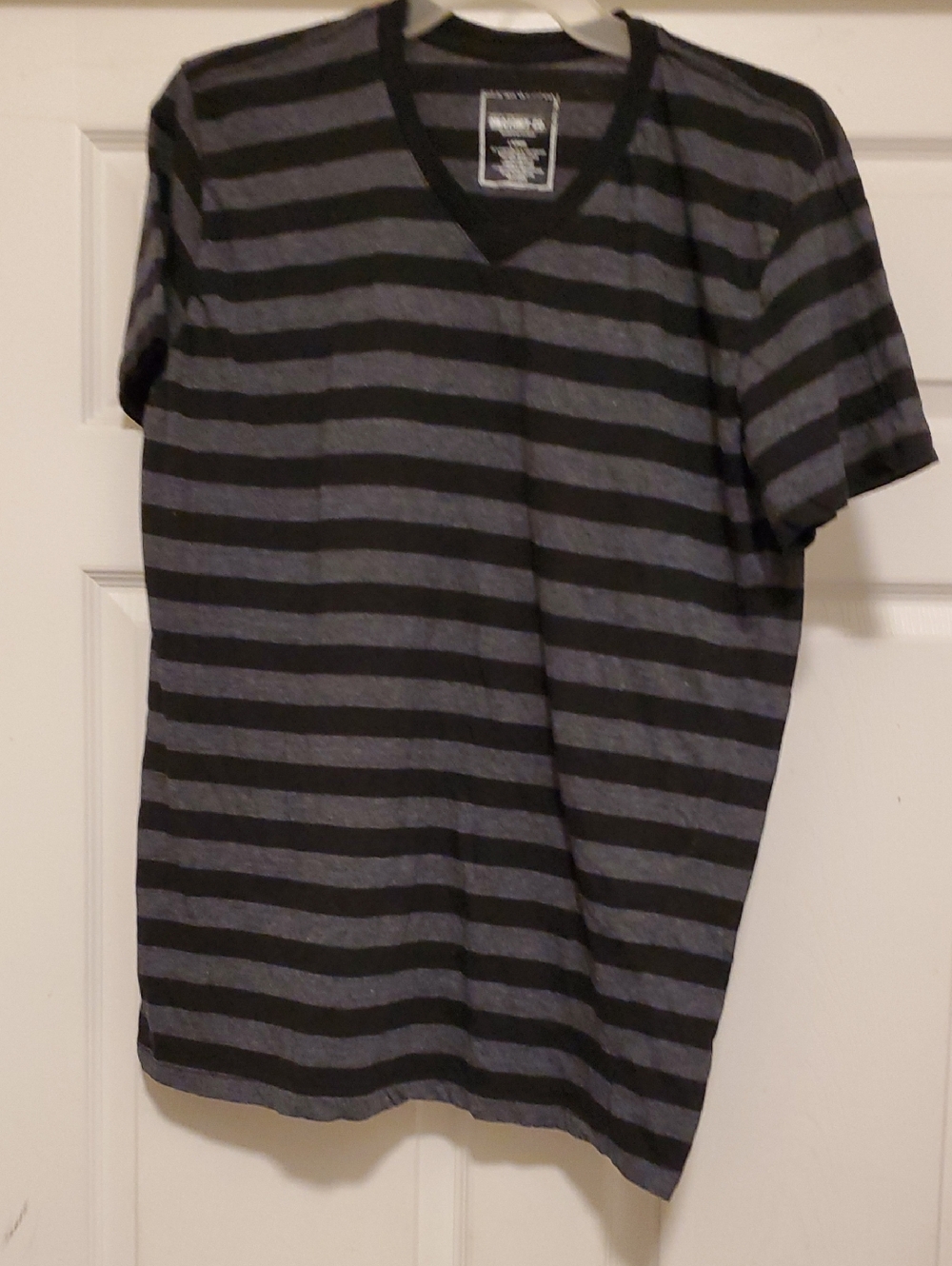 Men's V-Neck Short Sleeve Stripe Tee - Black & Gray